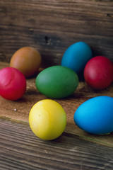Obraz na płótnie Canvas Окрашенные яйца к празднику.