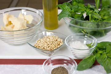 preparazione pesto