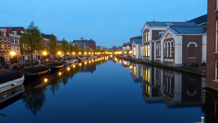 Canal à Leyden