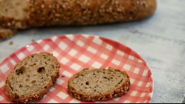 Tostadas de pan de semillas