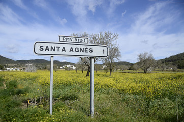 Cartel entrada al pueblo