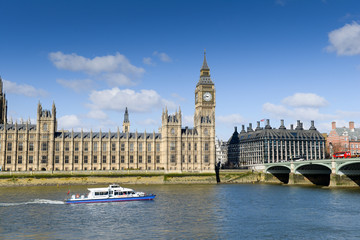Fototapeta na wymiar Le Palais de Westminster à Londres