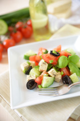 Mediterraner Salat mit Tofu