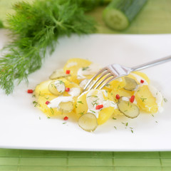 Kartoffelsalat mit Sojajoghurt-Dressing