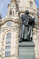 Fototapeta na wymiar Martin Luther z Frauenkirche w Dre¼nie