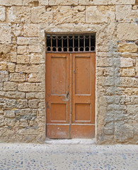 Fototapeta na wymiar stare drzwi w Alghero