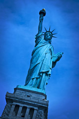 Obraz premium Statua Wolności nocą, Nowy Jork, USA