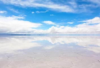 Fotobehang Lake Salar de Uyuni with a thin layer of water © dmitriy_rnd