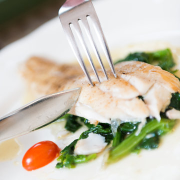 Zanderfilet mit Besteck