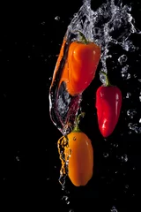 Deurstickers Paprika& 39 s met Water Splash © neillockhart