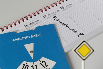 Notiz im Kalender Fahrschule Führerschein