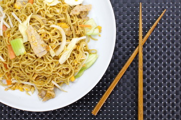Chinese fried noodles