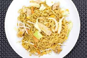 Chinese fried noodles