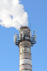 Дым из промышленной трубы