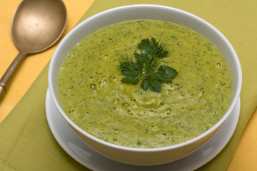 Spinach cream soup