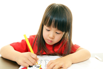 勉強を楽しむ女の子