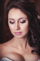 Obraz premium Beautiful bride in wedding day In bridal dress. newlywed woman