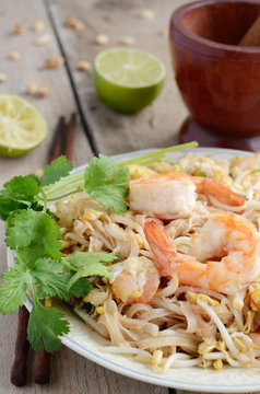 Phad Thai -stir-fried rice noodles with prawns