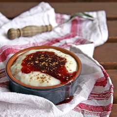 milchreis mit kirschsauce und zimt