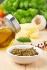 Pesto genovese and ingredients  - Pesto Genovese und Zutaten