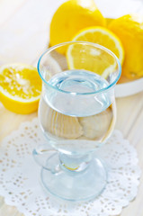 water with lemons