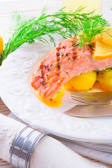 salmon grilled with dill and boiled potato