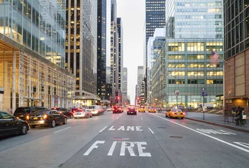 Foto op Plexiglas New York City vanaf straatniveau © malajscy