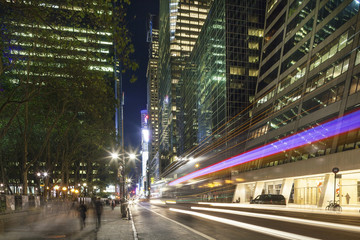 Fototapeta premium Midtown Manhattan: Skyscrapers, street, people