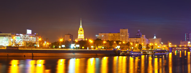 Fototapeta na wymiar View of Moscow in simmer night