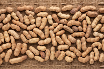 Unshelled peanut