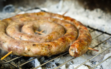 Rotolo di salsiccia alla griglia
