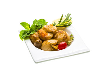 Scallop with asparagus, lime, mint and rosemary