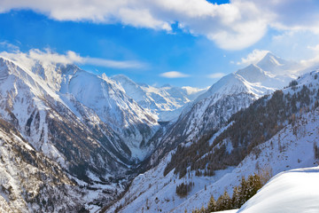 Fototapeta na wymiar Góry narciarskiego Kaprun Austria