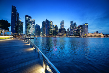 Naklejka premium Singapore city in sunset time