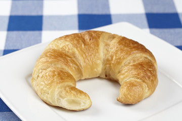 Teller mit Croissant