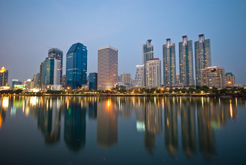 Obraz na płótnie Canvas City scape at night in the Bangkok city