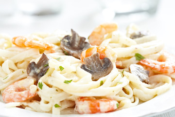 Creamy Shrimp and Mushroom Pasta
