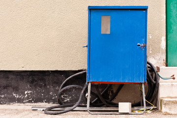 Blauer Stromverteiler - Baustrom - Verteilerkasten