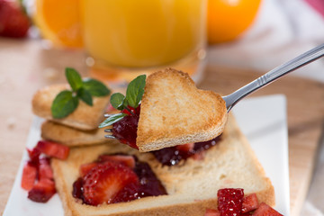 Fresh Toast with Jam (breakfast)