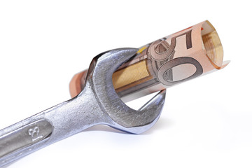 Werkzeug und 50Euro-Geldschein