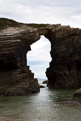 Fototapeta na wymiar Arco en la Roca de la Playa de las Catedrales