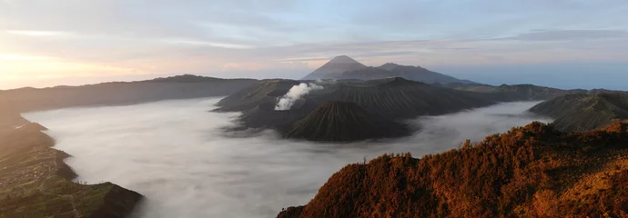 Fotobehang parco nazionale di Bromo-Tengger-Semeru sull'isola di Java © fotoember