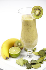 Smoothie - Banane, Kiwi und Limette
