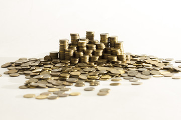 Pila de monedas, finanzas, dinero, capitalismo, la bolsa.