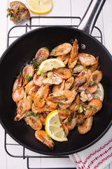 wok stir fry with shrimps