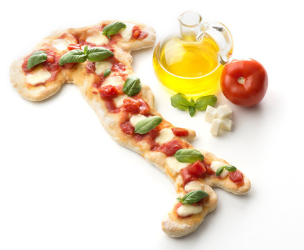 Pizza in the shape of Italy