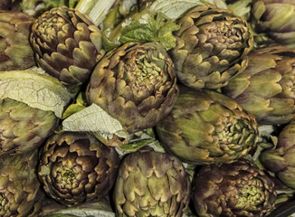 Obraz premium Artischocken auf dem Markt