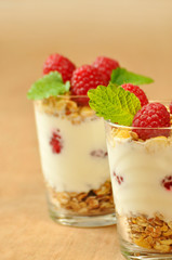 Dessert mit Himbeeren