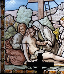 Mort du Christ, vitrail d'un caveau du cimetière de Passy à Paris	
