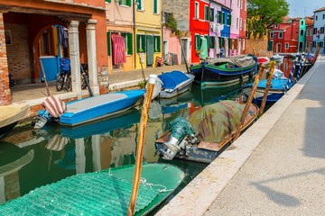 Fototapeta na wymiar A colorful street in Burano island in venetian lagoon